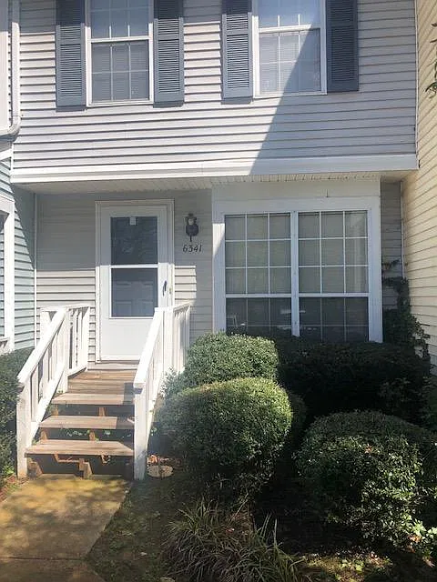 2 bed, 2.5 bath, 976 sqft, $1,650 — Photo 1