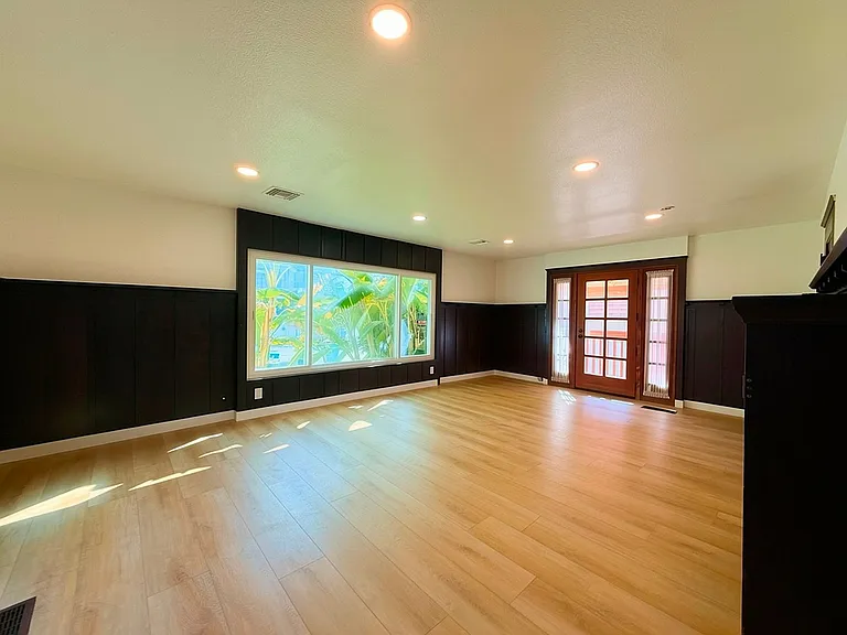 4546 Muir Ave — Photo 3