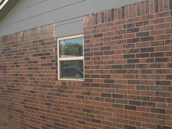 4th image of 4105 Villa Dr