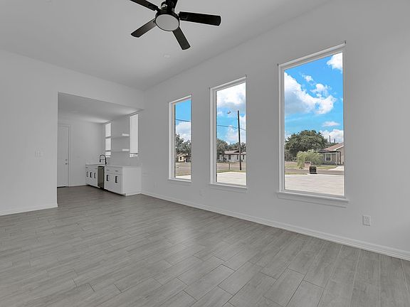 4th image of 1102 E McIntyre St #11021