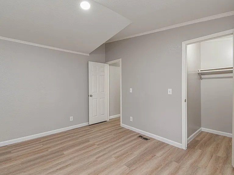 10210 Berrypatch Ln — Photo 5