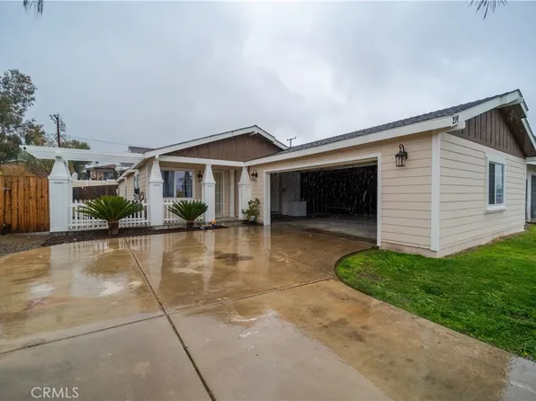 214 Davis St, Lake Elsinore, CA 92530
