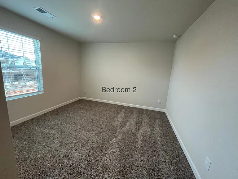 1056 Apple Dr — Photo 11