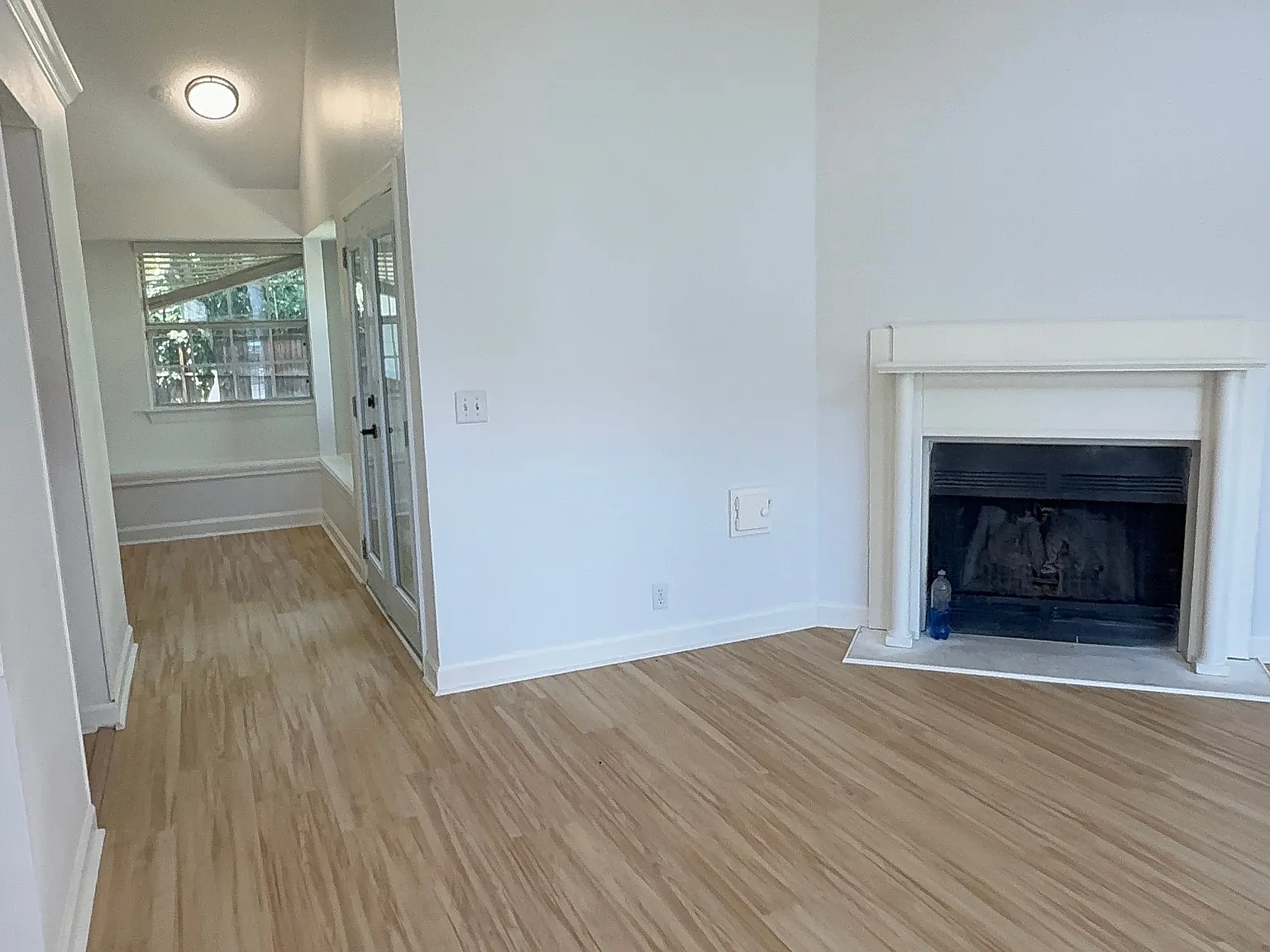 3 bed, 1840 sqft, $2,500 — Photo 2