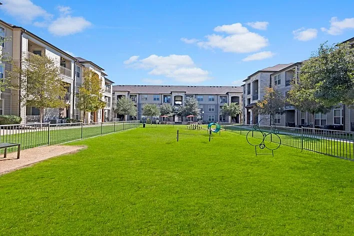 Oaks of Kyle Apartments — Photo 11