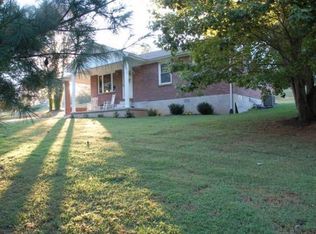 40 Traylor Rd, Irvine, KY 40336