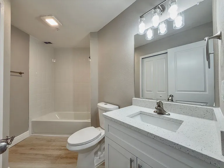 North Pointe Place — Photo 24