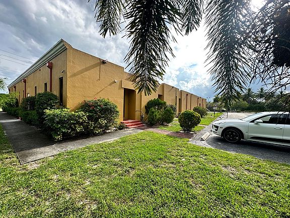 2nd image of 4889 Lake Worth Rd Suite 103