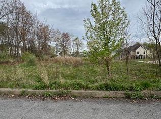 126 Chesterfield Ln, Scranton, PA 18504