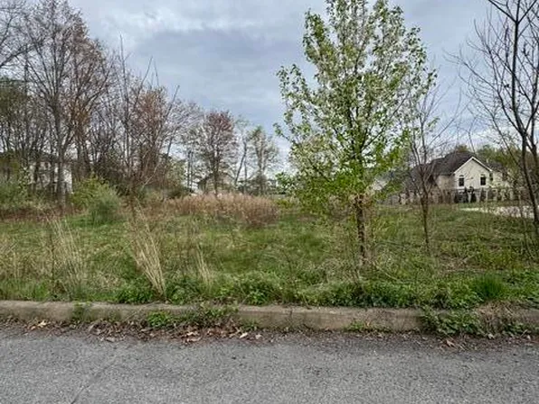 126 Chesterfield Ln, Scranton, PA 18504