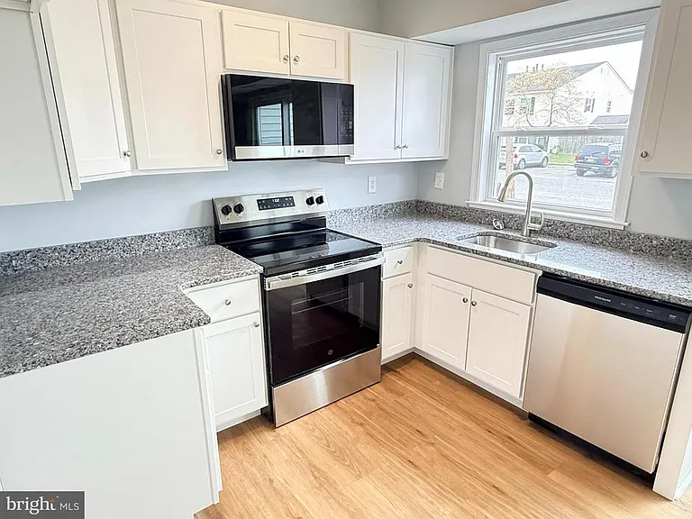 3 Lawrence Ct — Photo 5