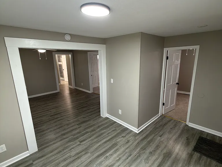 1412 N Harris Ave — Photo 6