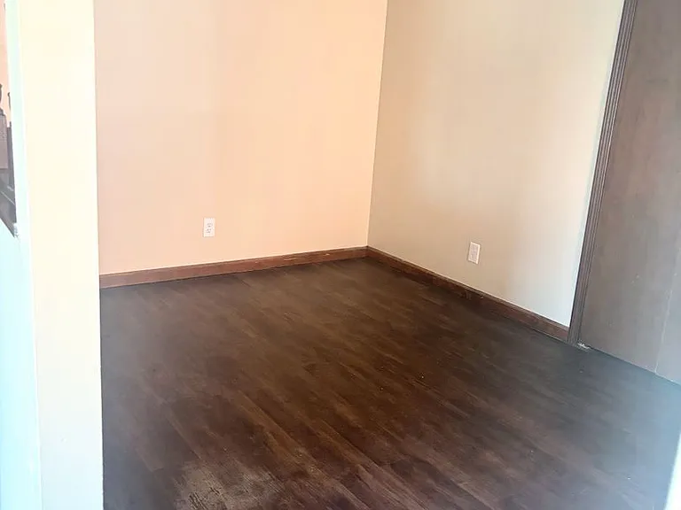 364 Robert Dr — Photo 11