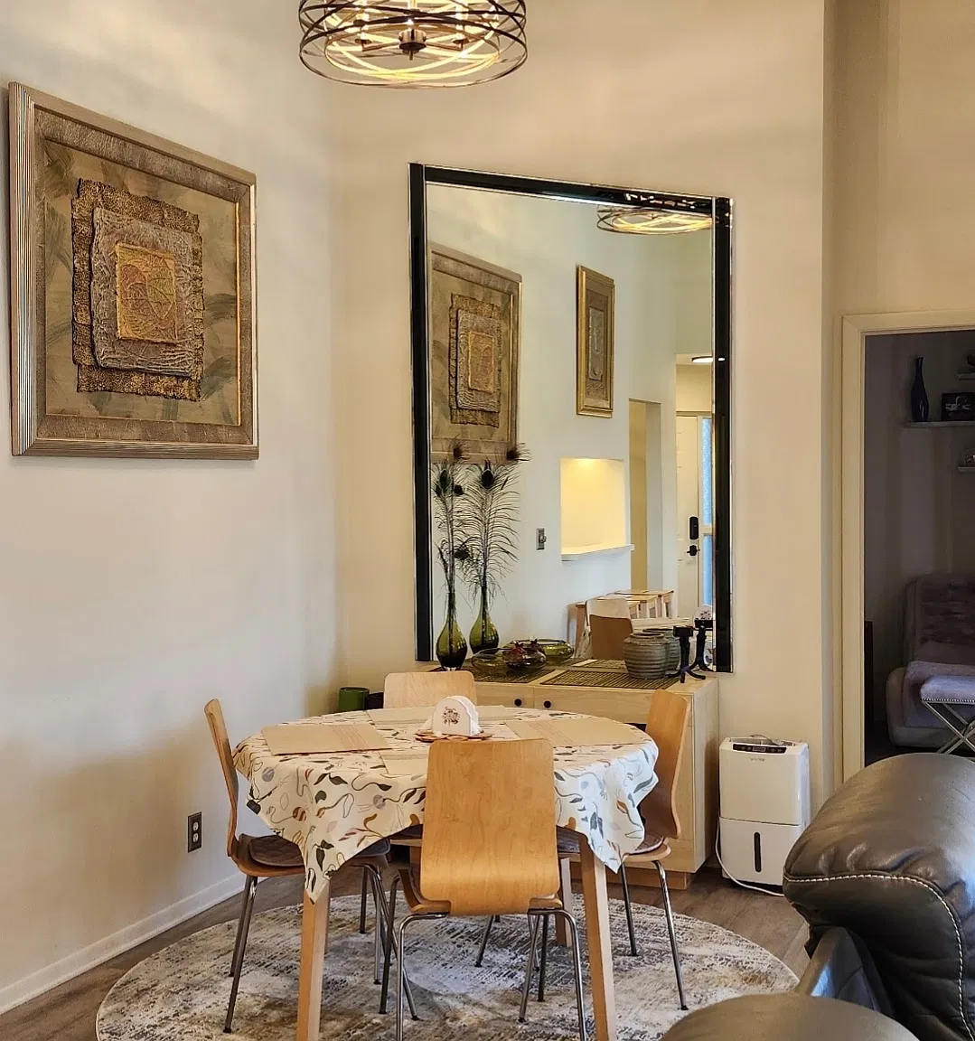 2 bed, 1131 sqft, $2,300 — Photo 2