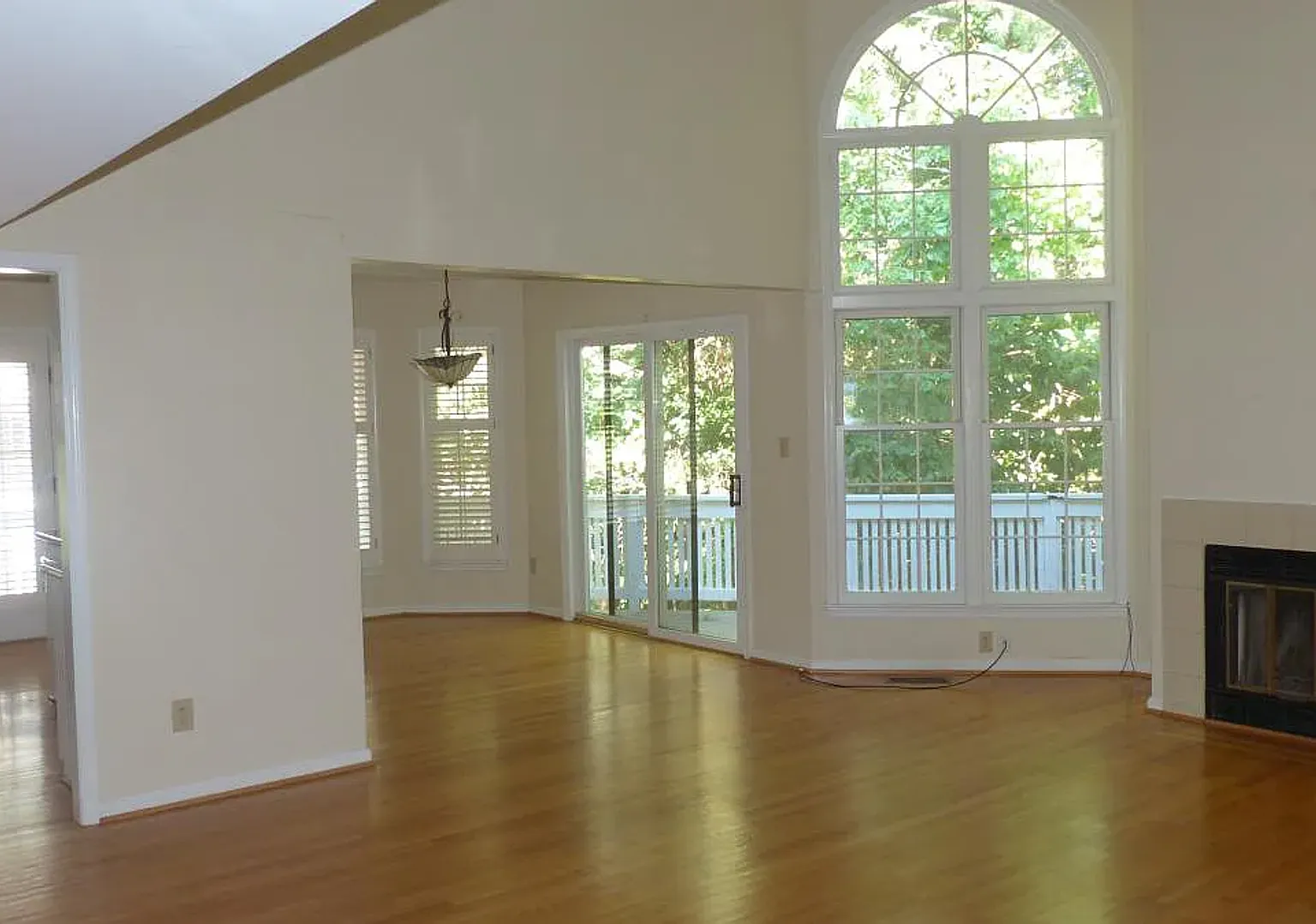 3 bed, 2 bath in Desirable Kirkwood! — Photo 2