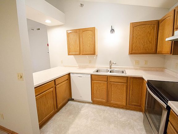 5th image of 1876 Deerhaven Ln NE APT 2