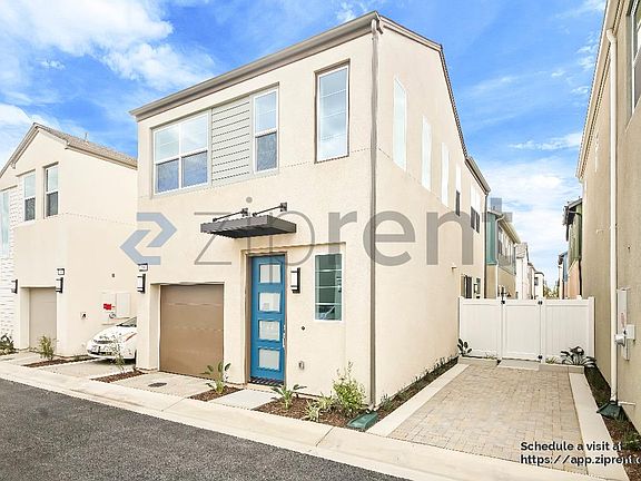 3rd image of 2556 E Lincoln Paseo