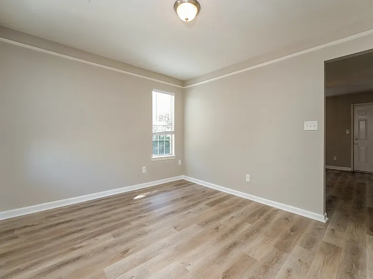 3213 Kings Glen Dr — Photo 9