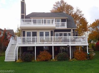 326 N Division St, Spring Lake, MI 49456