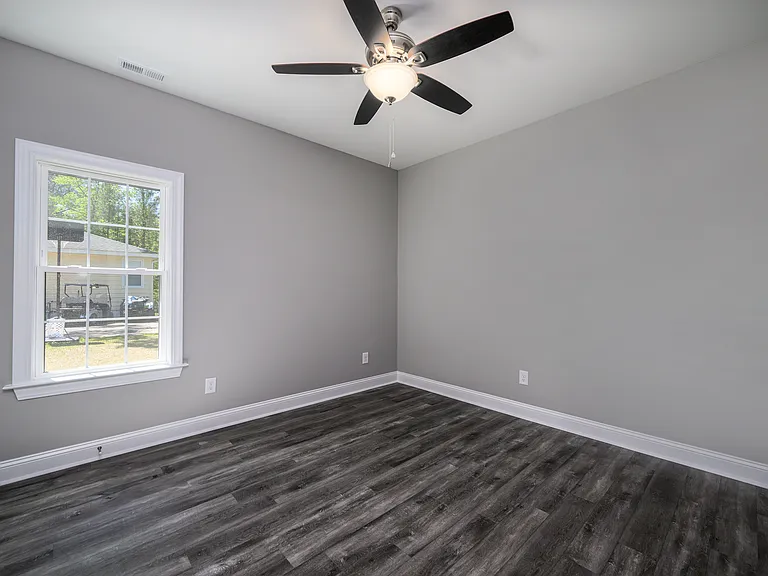 403 Hart Dr — Photo 13