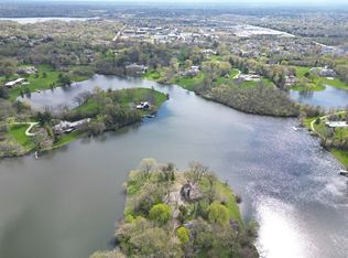 71 Hawthorne Rd, Barrington, IL 60010