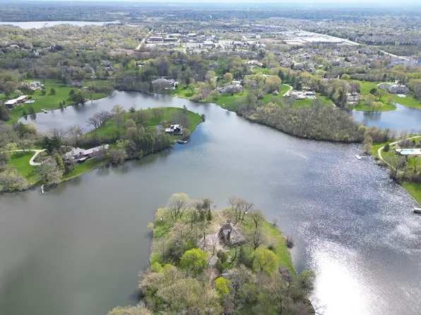 71 Hawthorne Rd, Barrington, IL 60010