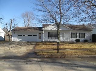 204 E 12th St, Pella, IA 50219