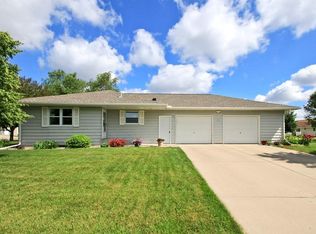 2405 11th St E, Glencoe, MN 55336