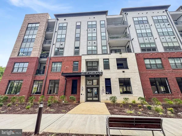 102 Saint Ives Pl Unit 204, Oxon Hill, MD 20745