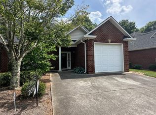 2057 Salisbury Sq, Winston Salem, NC 27127