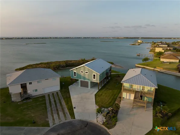 121 Bufflehead Ln, Rockport, TX 78382