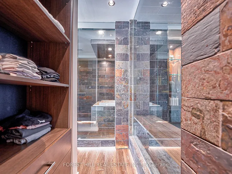 8 Colborne St #Penthouse 2701 — Photo 19