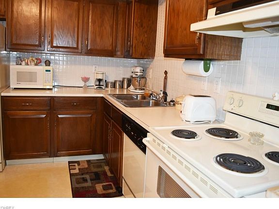 3rd image of 5200 West Blvd APT 205