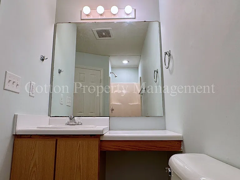 4516 Greentree Rd #8 — Photo 16