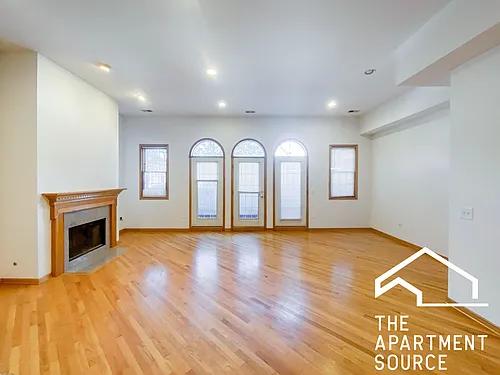 2531 N Southport Ave #3S Photo 1