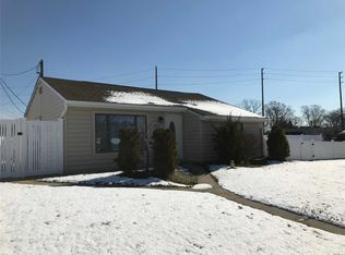 4221 Clarissa Rd, Bethpage, NY 11714