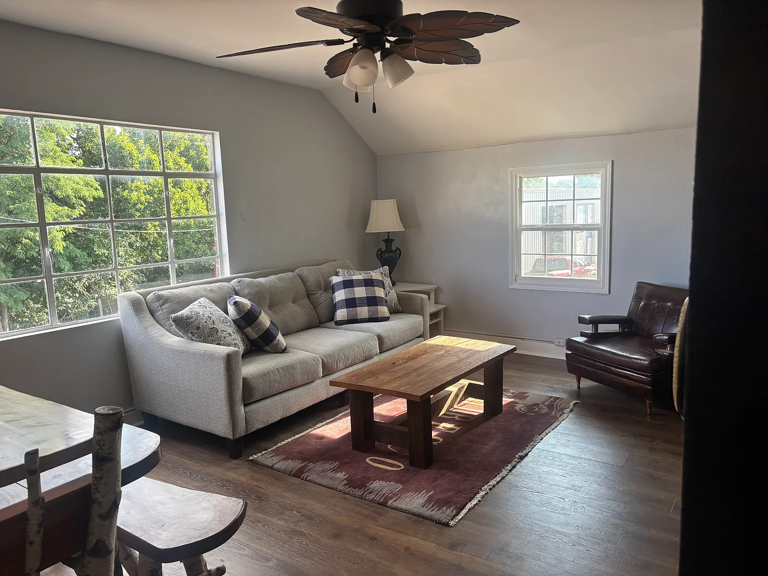 2 bed, 950 sqft, $1,385 — Photo 2