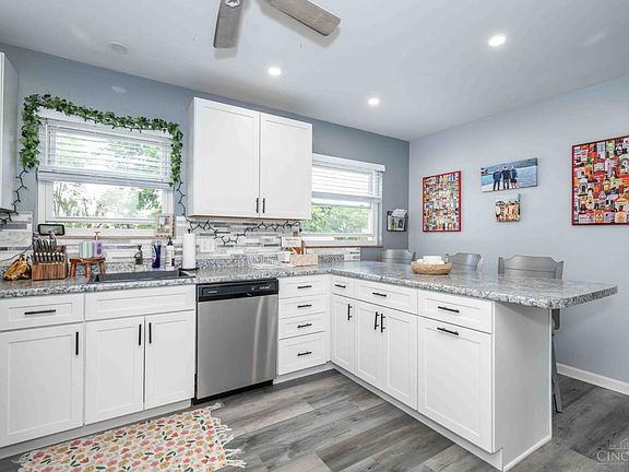 2nd image of 5542 Lawrence Rd