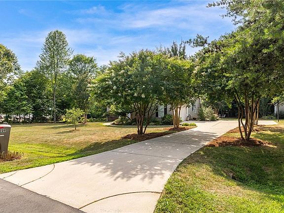2nd image of 1209 Foxhaven Dr