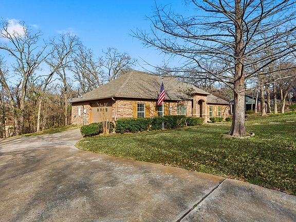 2nd image of 204 Trailwood Dr