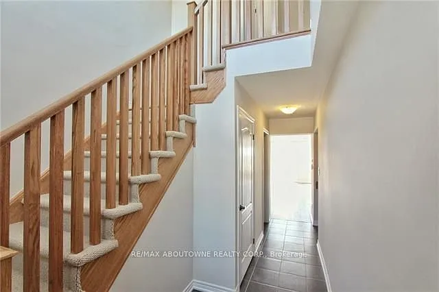 Building Photo - 81 Pettitt Dr