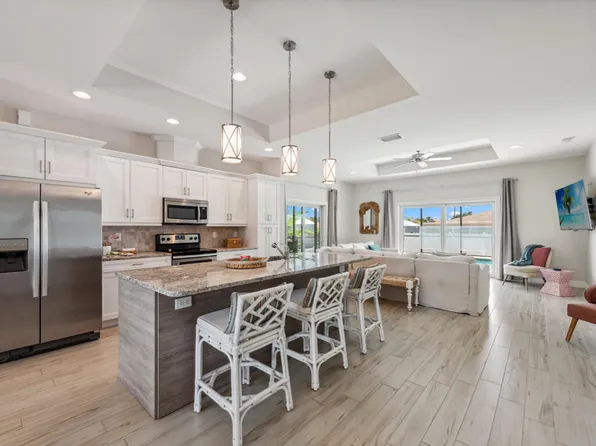 191 Tahiti Cir, Naples, FL 34113