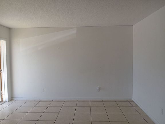 5th image of 1360 Carlton Ct APT C