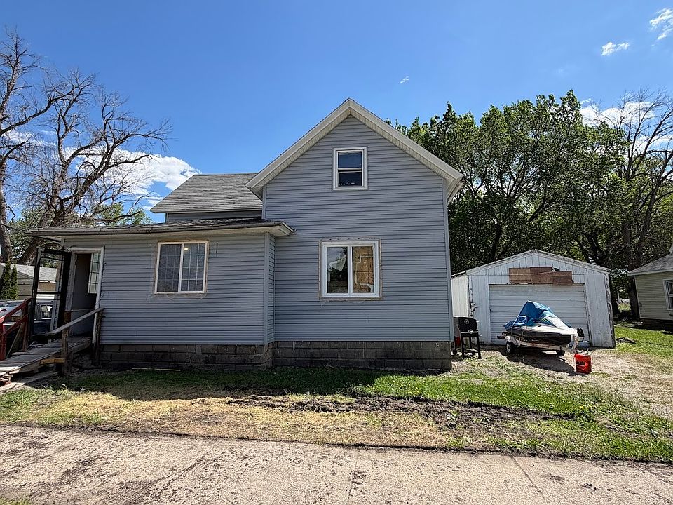 1st image of 604 Oak St