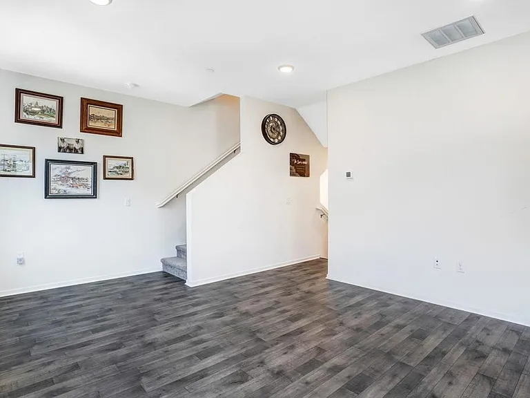5406 Beach Bluff Ln #212 — Photo 8