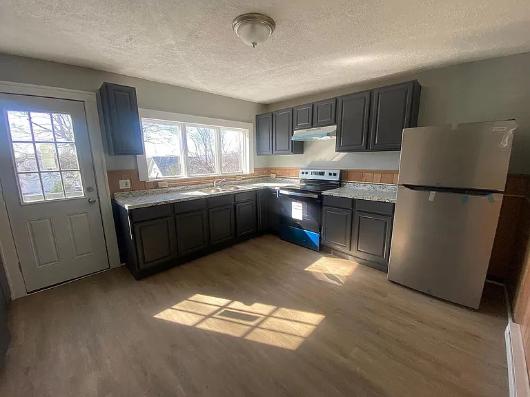 1004 Grandview St #2 — Photo 5