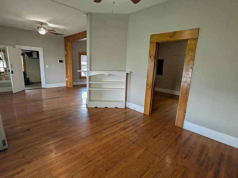 1824 N Main St — Photo 13