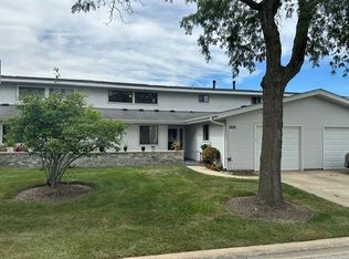 1104 Taunton Ct, Schaumburg, IL 60193