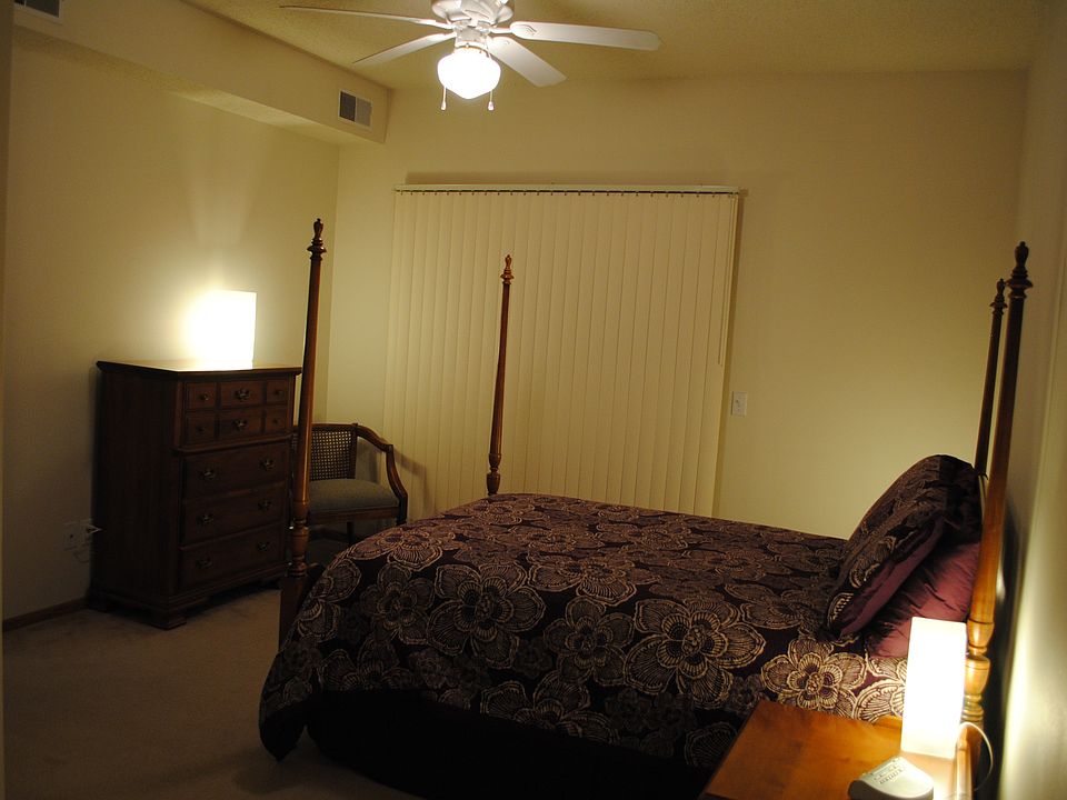 2nd image of 1032 Western Ave