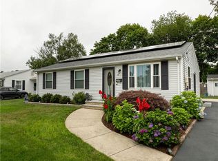 34 Ridge Dr, East Providence, RI 02914